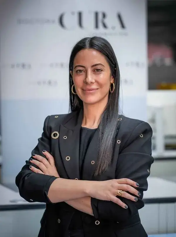 Dra. María Cura — retrato profesional